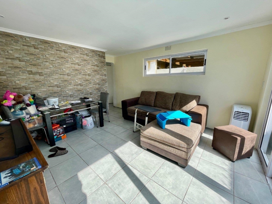 2 Bedroom Property for Sale in Pelican Park Western Cape
